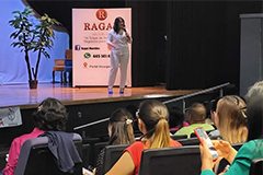 Sarahi Huerta en conferencia
